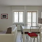 Modern Flat - Via Crimea
